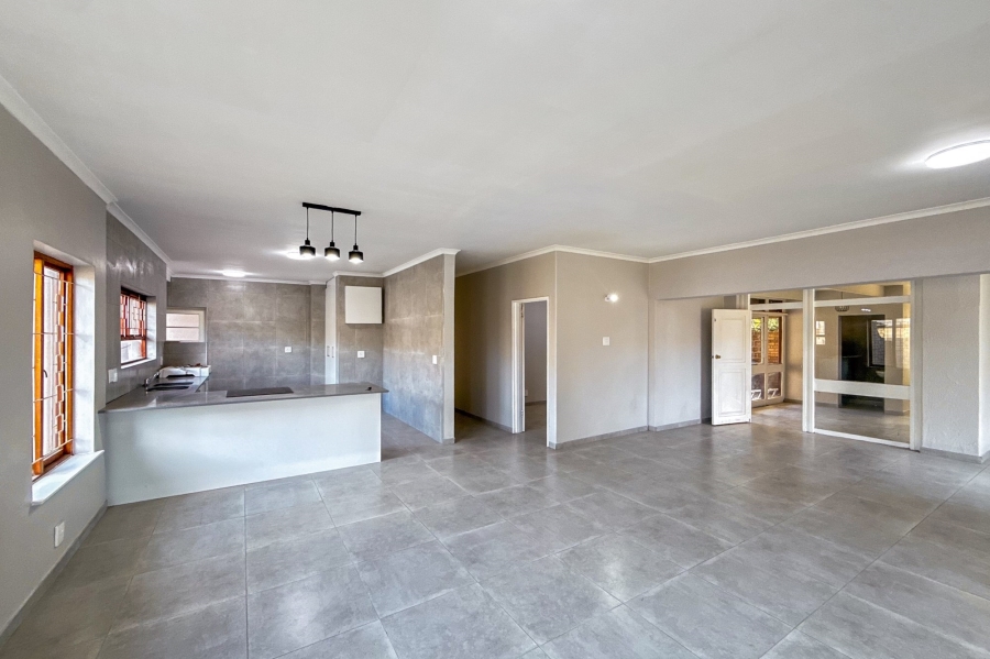 5 Bedroom Property for Sale in Monte Vista Western Cape